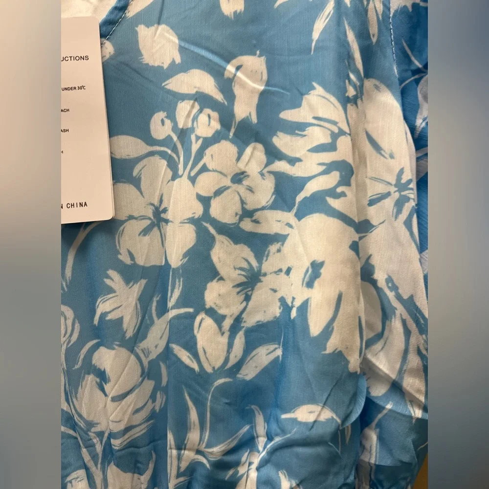 Zesica - Large - New With Tags - Blue Floral Midi Dress with Belt - Picture 3 of 13